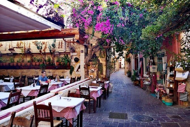 Chania old town, mountains, restaurant Private Tour (group of 6) - Minoan’s World 9D: a short stop with big-time timeline