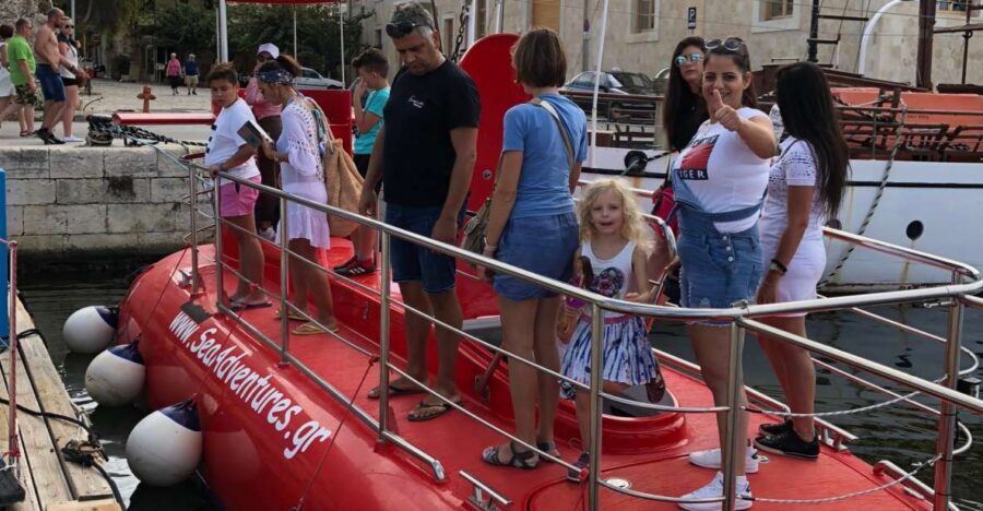 Chania: Semi-Submarine Boat Underwater Experience - Captain Ilias and the role of positioning