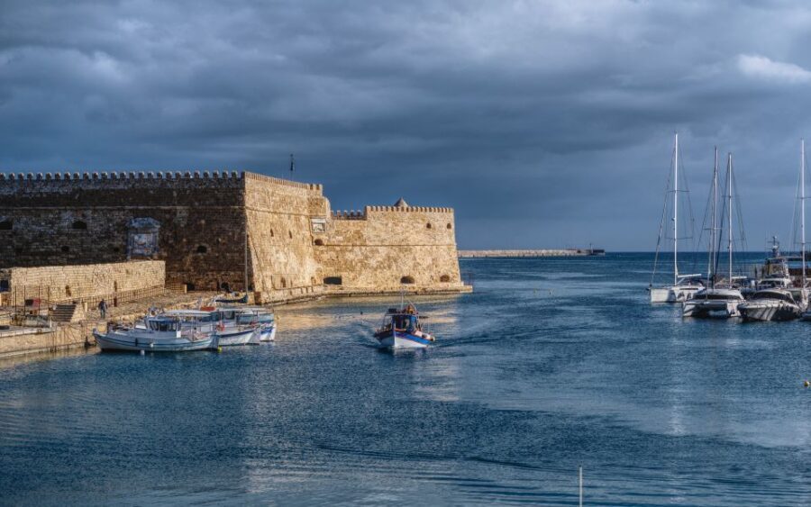 Crete: Heraklion Center, Local Market and Creta Aquarium - Should you book Crete: Heraklion Center, Local Market and Creta Aquarium?