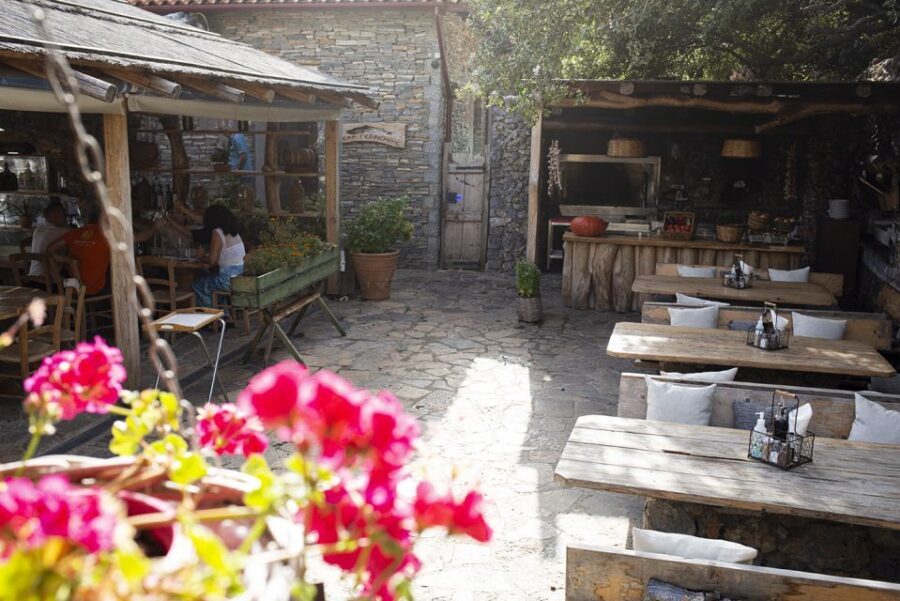 Crete: Hot-Air Balloon Flight with Breakfast and Wine - What to bring, and who this balloon flight is not for