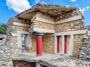 Crete: Knossos Palace, Heraklion City, Market Guided Tour - Patsides Minoan Farm: Cretan products and plant talk that feels practical