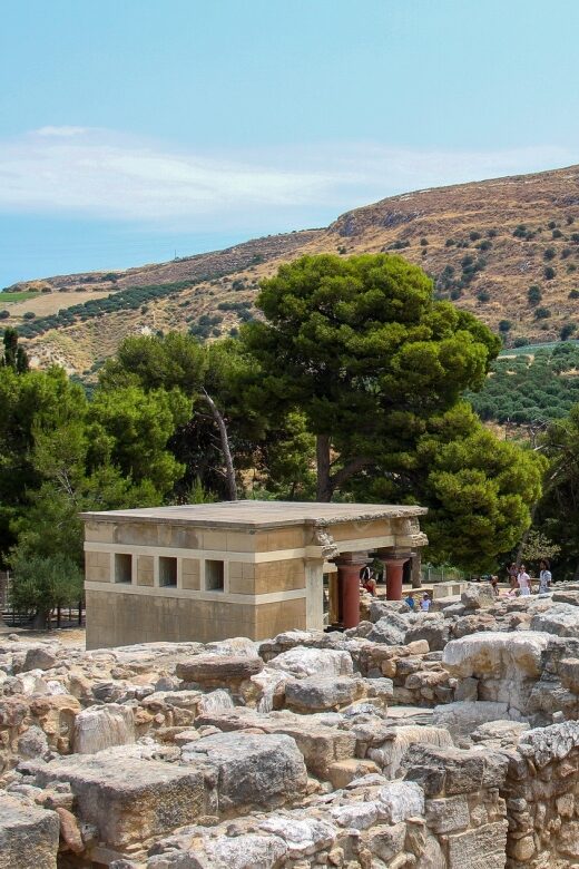Crete: Knossos Palace & Heraklion Guided Tour - Heraklion Archaeological Museum: why it’s worth the entrance fee