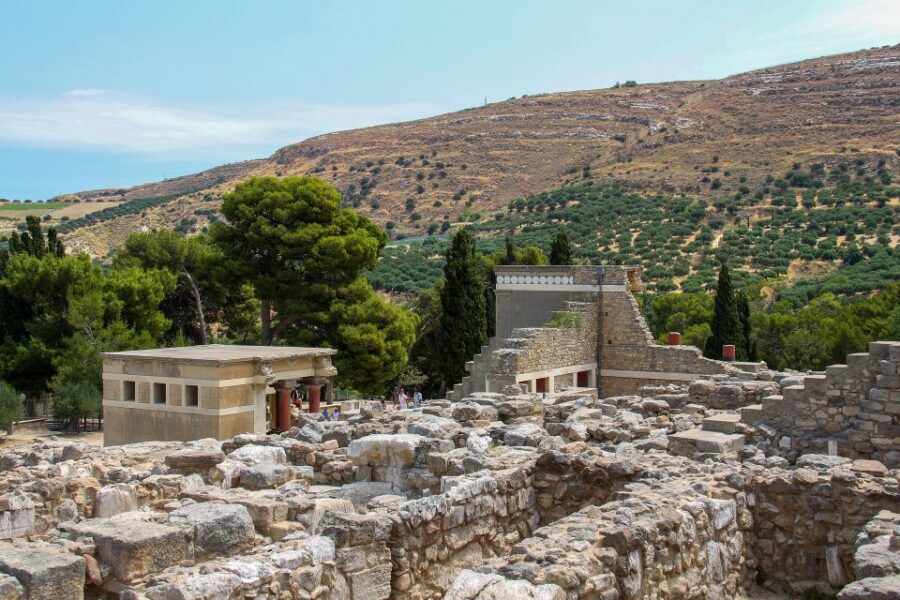 Crete: Knossos Palace & Heraklion Guided Tour - Daidalou Street and Lion Square: Venice meets the everyday