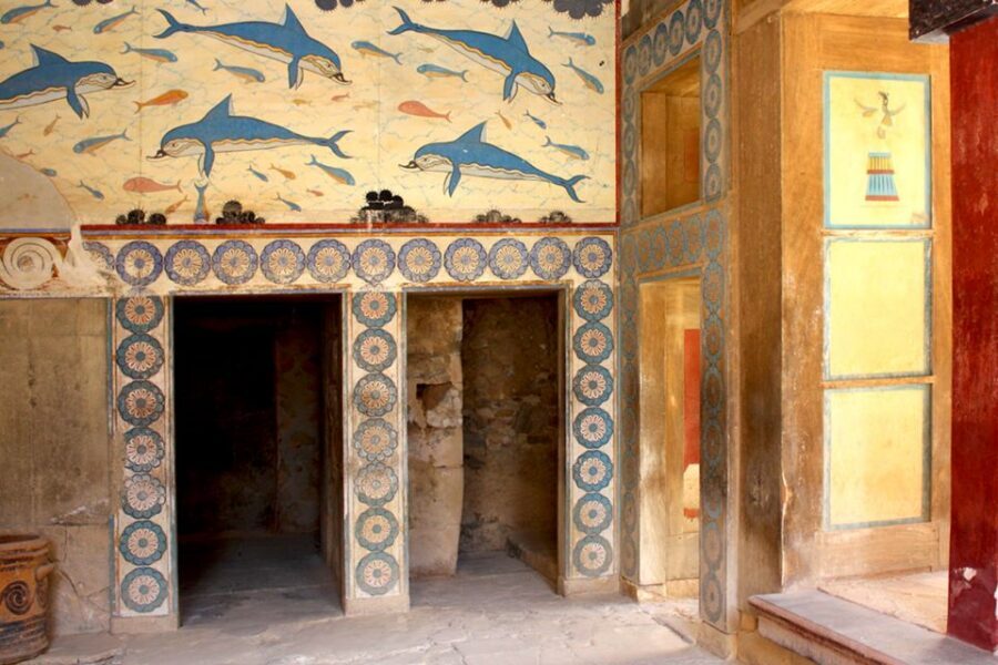 Crete: Palace of Knossos E-Ticket and Audio Guide - Walking the Palace Route: From South Propylaeum to Queen’s Megaron
