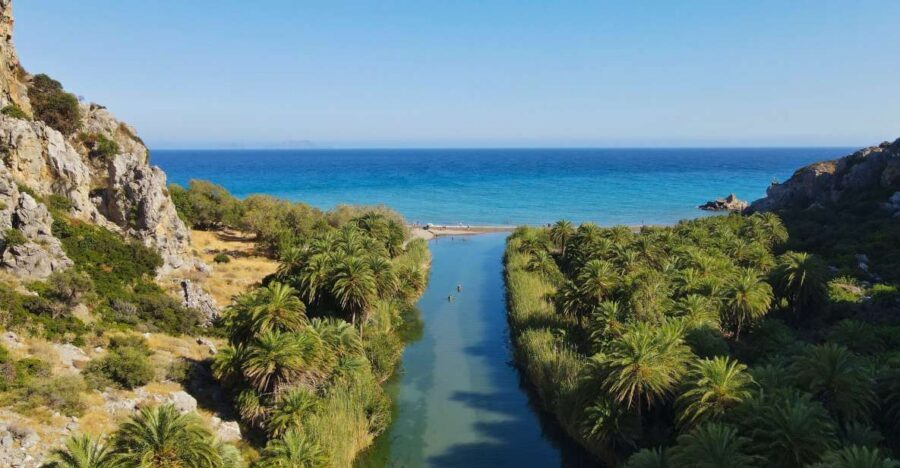 Crete: Preveli Tropical Beach and Palm Forest - The air-conditioned bus from Heraklion: comfort for a long day