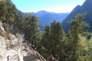 Crete: Samaria Gorge Hiking with transfer and expert Escort - Starting from Omalos Plateau: your downhill day begins