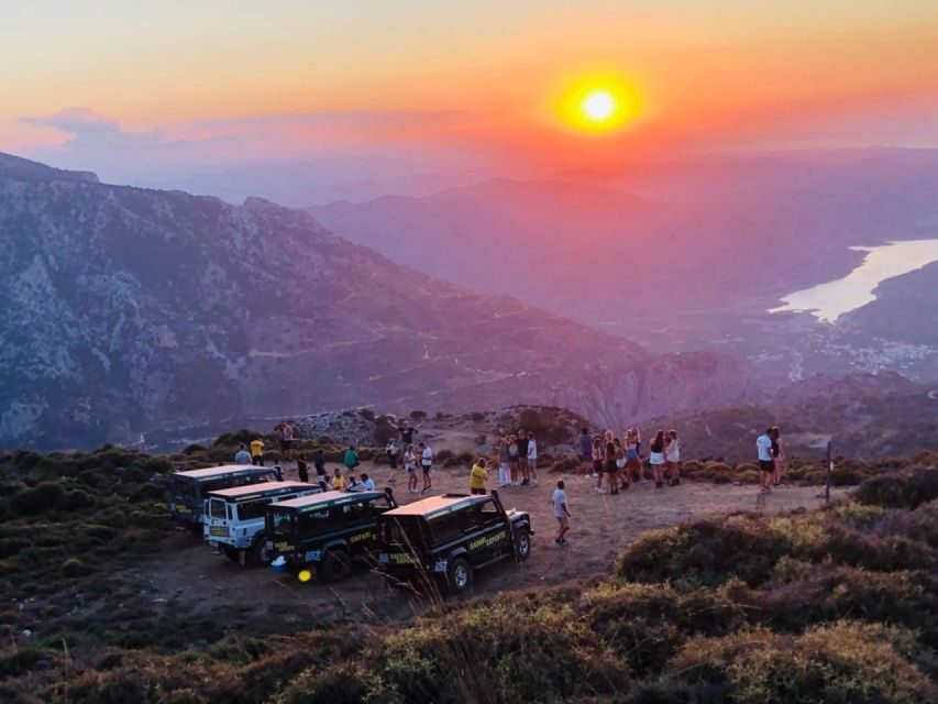 Crete: Sunset Safari - Platanus Tree and the road to Malia: small stops that keep the day smooth