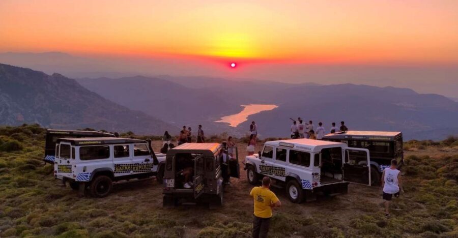 Crete: Sunset Safari - Dinner in Malia: local food with wine and water