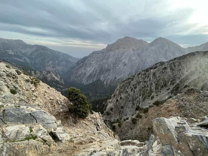 Crete: White Mountains Preserve Day Tour - Therisos Gorge on the Way Back: Final Views and Seat Advice