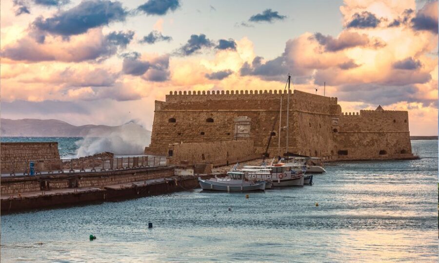 Day Trip To Heraklion City Center & Market & CretAquarium - Koules fortress and the old port: Venetian walls without the big tour machine