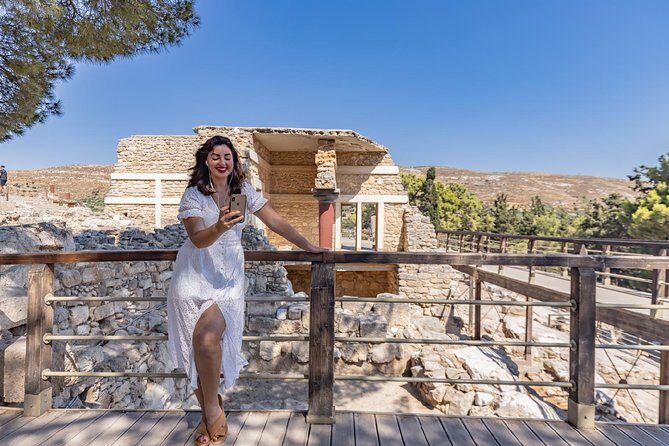 E-Ticket & Audio Tour for Knossos Palace: Unlock Minoan Majesty - Getting the Most From the Audio: How to Avoid the Common Pitfalls