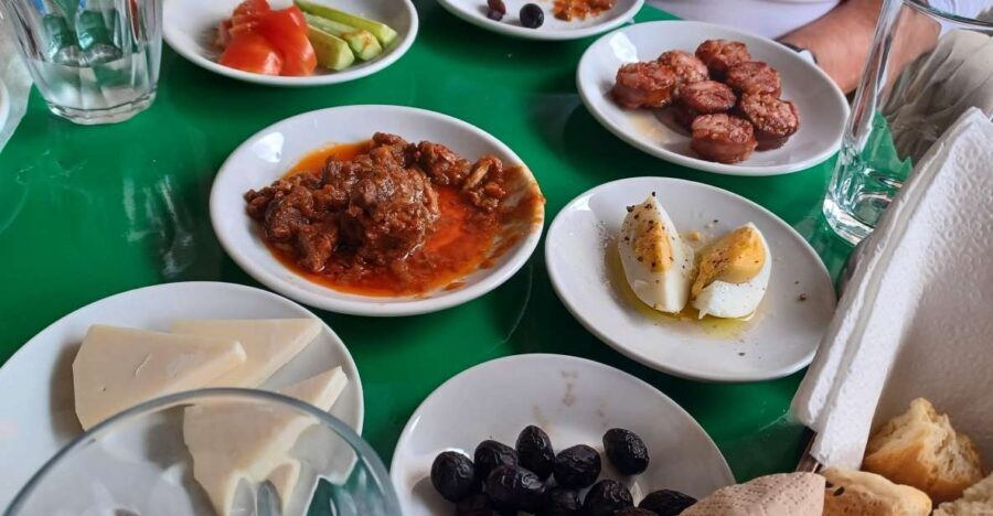 Food Tour in Heraklion – Discover Cretan Flavors - Key highlights at a glance