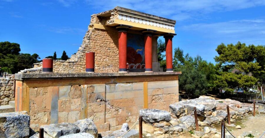 From Chania: Full-Day Heraklion Highlights Guided Tour - Price and value: $112 plus entry fees, but you’re buying structure
