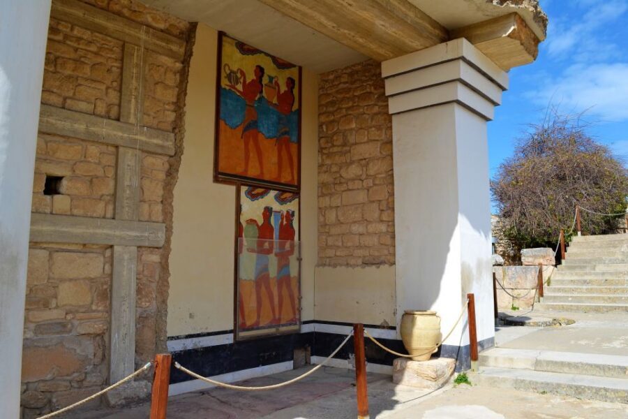 From Chania: Full-Day Heraklion Highlights Guided Tour - What to bring to keep the day comfortable