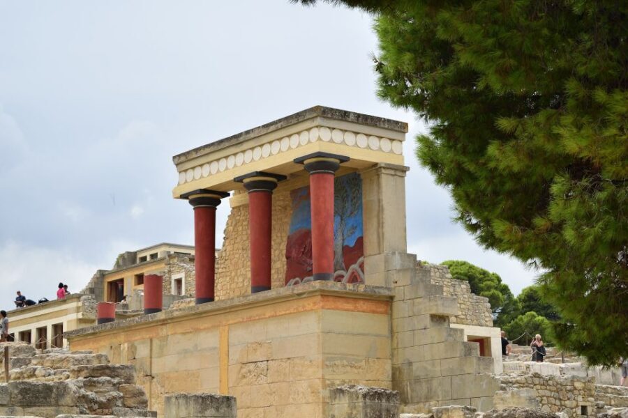 From Chania: Knossos Palace and Heraklion Full-Day Tour - The long bus day: pickups, breaks, and how to not lose your vibe
