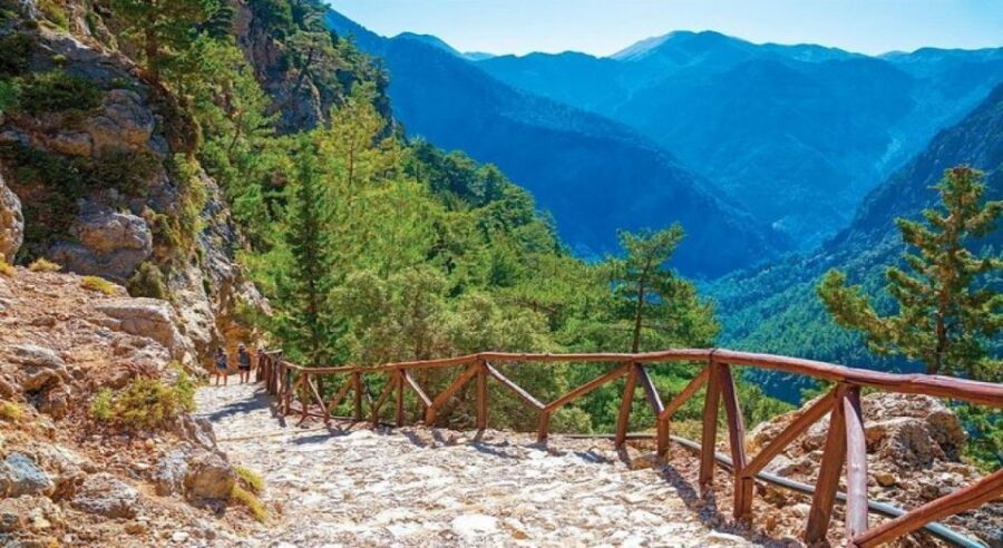 From Chania/Rethymno: Samariá Gorge Guided Hike with Pickup - How fit and age really affect your comfort level