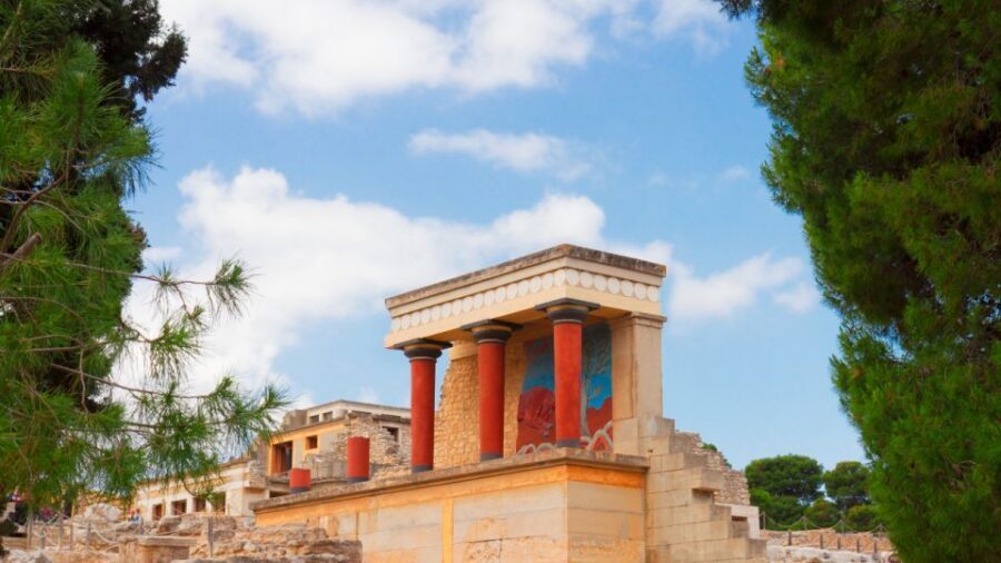 From Heraklion: Historical Center City Tour & Knossos Palace - Crowds and heat: how to make the day feel smoother