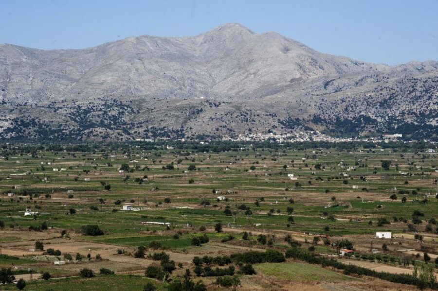 From Heraklion: Knossos and Lasithi Plateau Full-Day Tour - Psychro and Dicteon Cave: Zeus Myth Meets Stalactites
