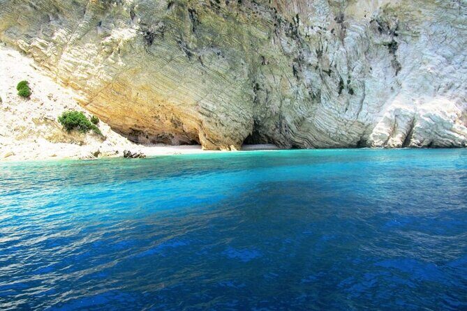 From Heraklion:Small group 5,5h Sunset Sailing trip to Dia Island - Snacks, soda, water, and the “small comfort” value