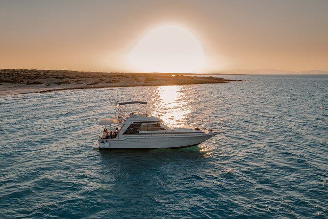 From Ierapetra: Day Cruise with Luxury Yacht to Chrissi island - Lunch on board: included, plentiful, and timed for maximum beach time