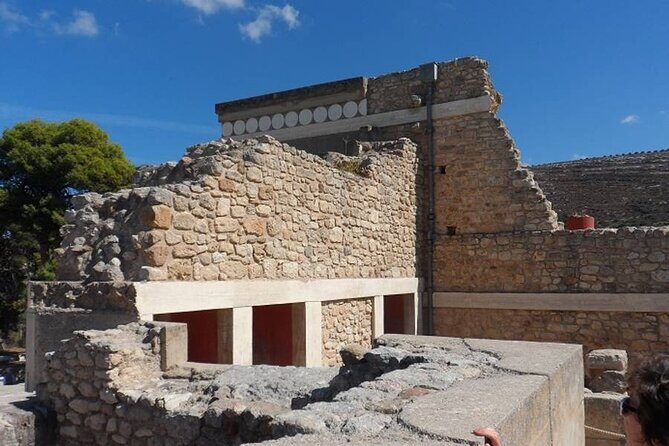 Full-Day Knossos and Heraklion Tour from Chania and Rethymno - Heraklion Old Town: Squares, Symbols, and the “History in Motion” Feeling