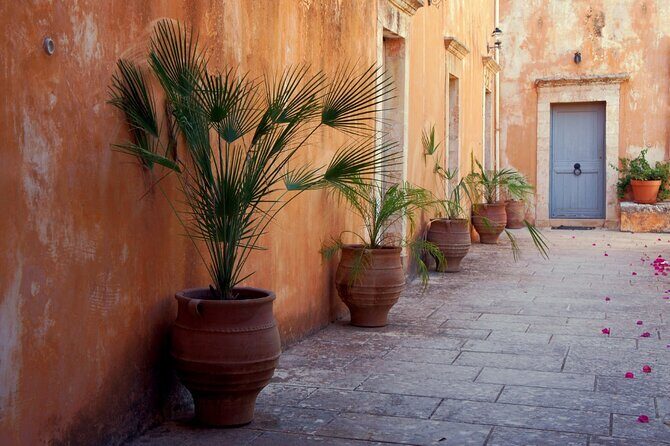 Full-Day West Crete Tour: Chania & Rethymnon Old Town and Kournas Lake - Hotel Pickup Across North Crete (And Why It Can Change Your Day)