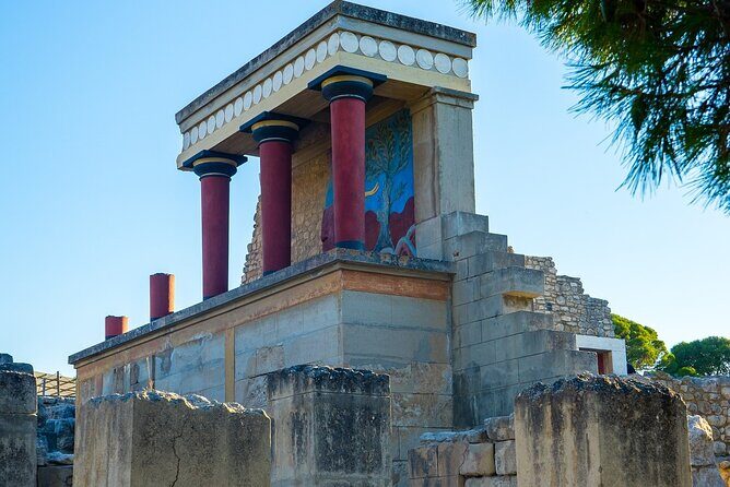 Guided Tour to Knossos Palace & Heraklion - Water, Shade, Toilets, and Other Non-Glamorous Details That Matter