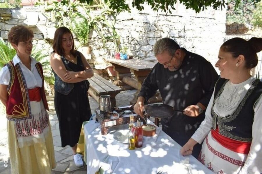 Heraklion: Cretan Cooking Lesson with Lunch in Arolithos - Who this fits best (and who should reconsider)