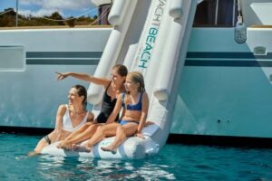 Heraklion: Dia Catamaran Tour - Lunch, Open Bar & Snorkeling - Boarding at Marina Café: Arrive Early, Then Get Comfortable