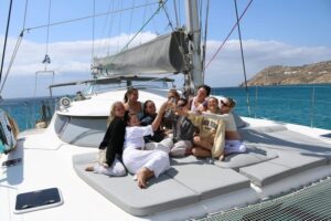 Heraklion: Dia Island Luxury Catamaran Cruise with Meal - From Cafe Marina to the Catamaran: Getting There Without Panic