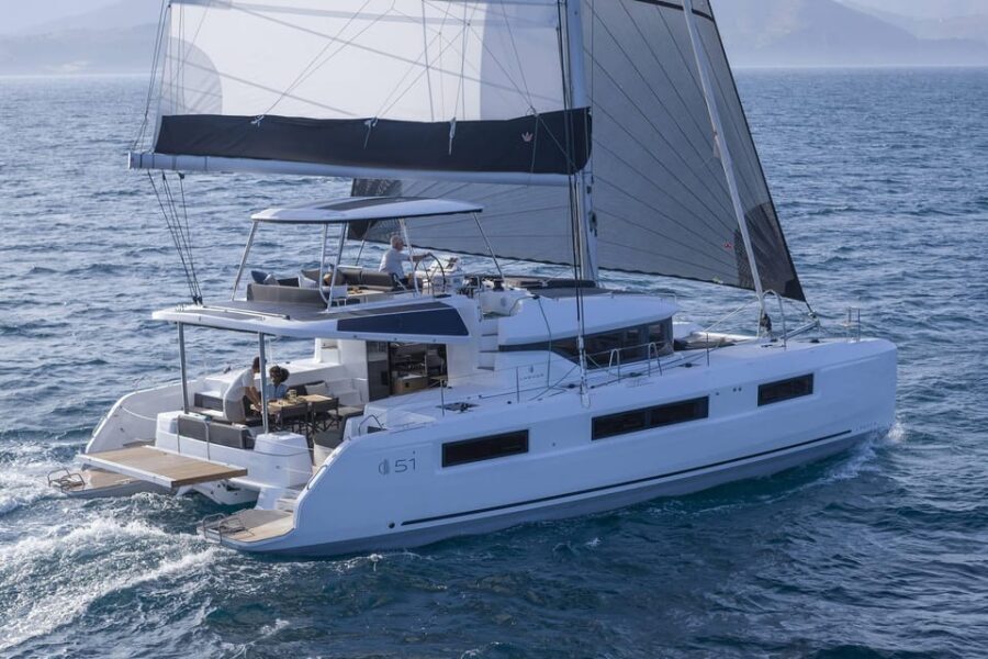 Heraklion: Dia Island Luxury Catamaran Cruise with Meal - Sailing Time from Heraklion: The Koules Fortress Moment