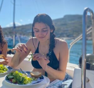 Heraklion: Dia Island Sailing Cruise with Snorkeling - Dia Island: the swimming, snorkeling, wine, and photo stop package