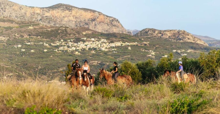 Heraklion: Finikia Horse Riding Tour with Lunch or Dinner - Finikia Horse Riding with Lunch or Dinner: what the experience feels like