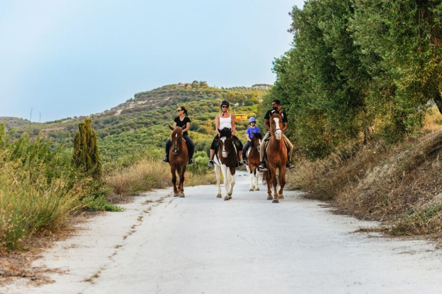 Heraklion: Horse Ride in the Cretan Mountains - Who leads you: guide support in English and German (and the human touch)