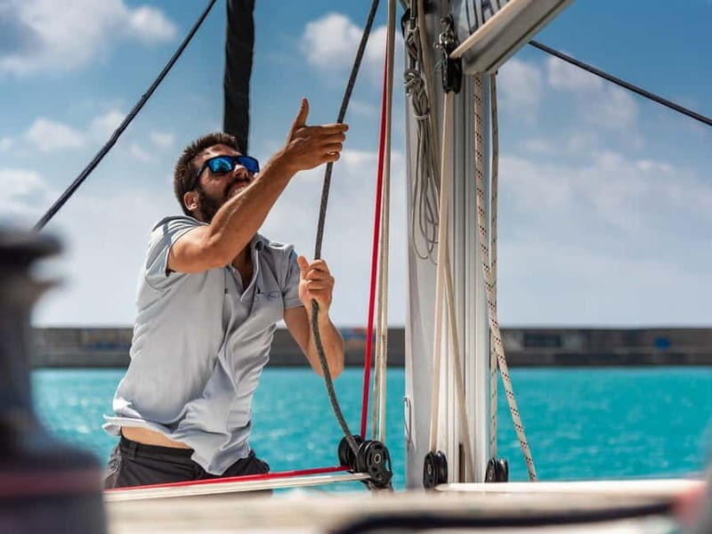 Heraklion: Luxury Catamaran Cruise to Dia Island with Lunch - Onboard Comfort: Drinks, Music, Wi‑Fi, and Crew Tempo