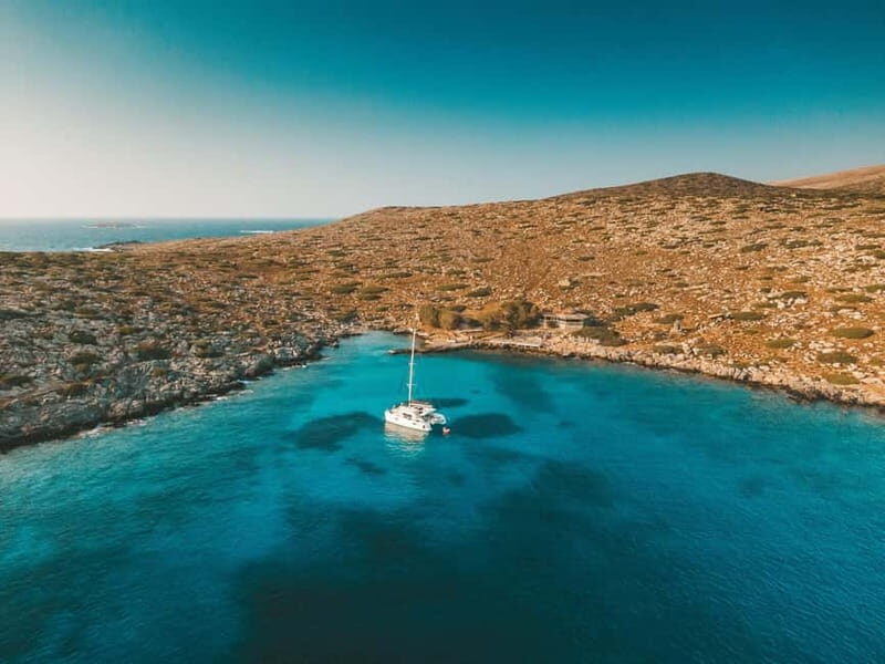 Heraklion: Luxury Catamaran Cruise to Dia Island with Lunch - Lunch on Board: Mediterranean Comfort With Diet Options