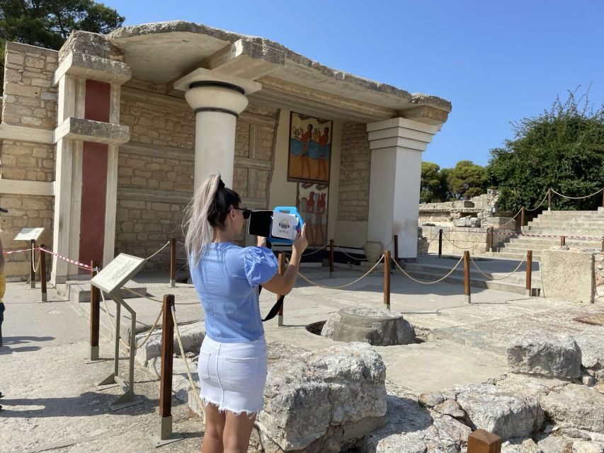 Heraklion: Palace of Knossos 3D Virtual Audio Tour by Tablet - Price and Value: $22, Plus the Palace Ticket