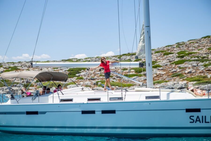 Heraklion: Private Full-Day Sailing Trip to Dia Island - Where You Meet and How the Day Starts Smoothly