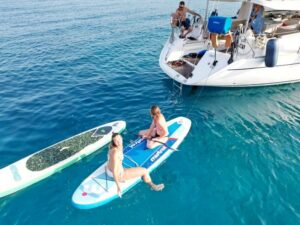 Heraklion: Sailing Cruise to Dia Island with Drinks and Meal - The Onboard Meal and Drinks: What a Mediterranean Lunch Feels Like at Sea