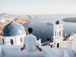 Heraklion: Santorini Day Trip with Boat Transfer & Oia Visit - Oia on the Caldera rim: where the photos happen, and where the crowds do too