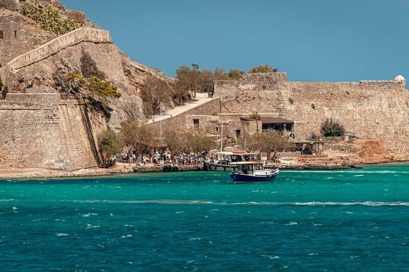 Heraklion: Spinalonga, Agios Nikolaos, & Elounda Boat Tour - Agios Nikolaos and Lake Voulismeni: walk, shop, and slow down