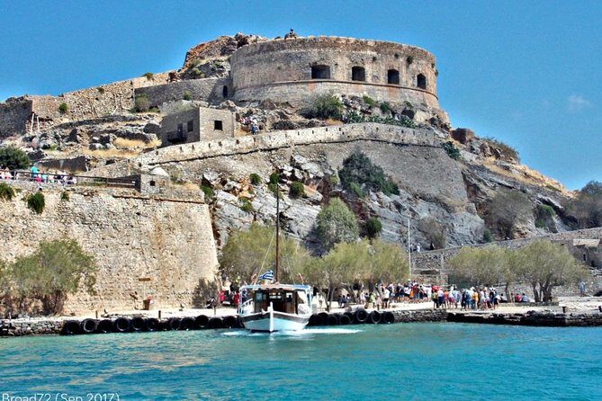 Heraklion : Spinalonga, Agios Nikolaos , Elounda Boat Tour & BBQ - Agios Nikolaos and Lake Voulismeni: the easy, scenic break