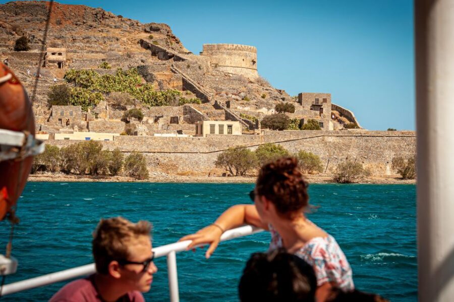 Heraklion: Spinalonga, Agios Nikolaos, Elounda & Plaka Tour - Plaka fishing village: seaside time with a port-story connection