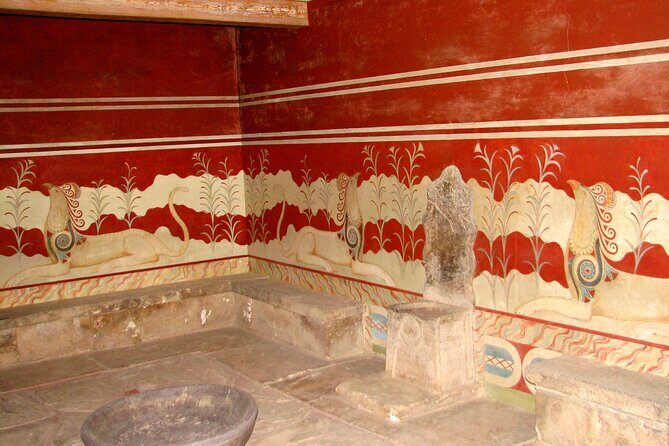 Knossos & Heraklion Tour with Professional Certified Guide - The Heraklion Archaeological Museum: don’t underestimate the ticket line