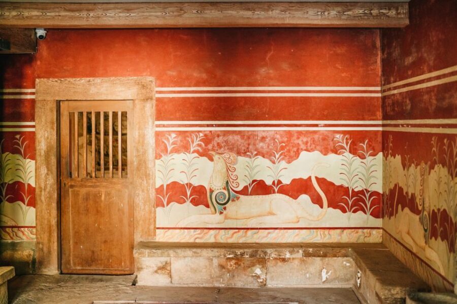 Knossos: Knossos Palace Skip-the-Line Guided Walking Tour - Timing and heat: choosing your slot for comfort and photos