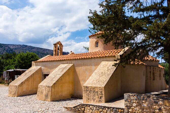 Knossos, Lasithi, Zeus Cave & Olive Mill Farm Combo Tour - Stop 1: Heraklion Start Point and Early Momentum
