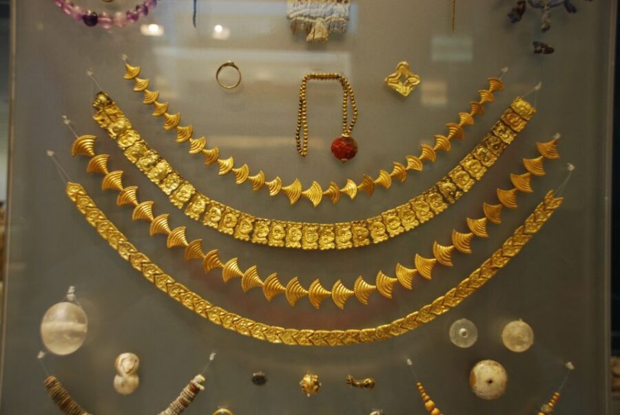 Knossos Palace & Archaeological Museum Private Tour - Private Pickup in Heraklion That Keeps Your Day on Track