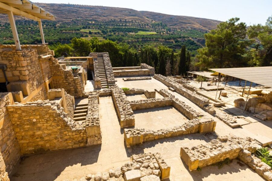 Knossos Palace: E-ticket with Audio and Heraklion City Tour - Knossos Palace: building your visit around the Throne Room and more