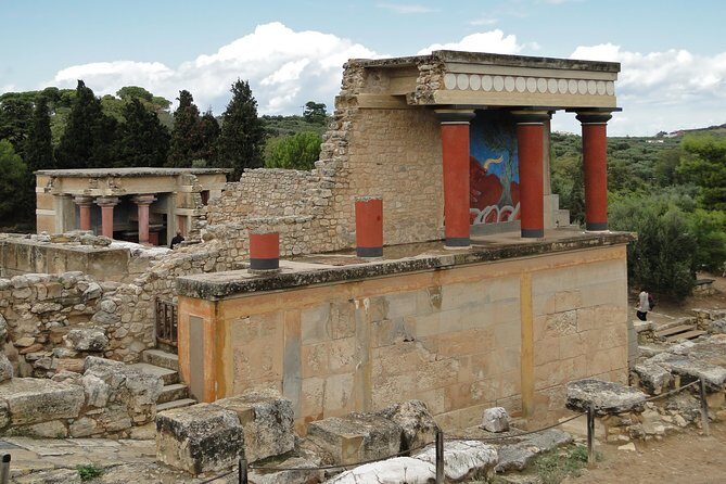 Knossos Palace guided tour - Heraklion City tour + market - The bus schedule from Heraklion, Malia, and Agia Pelagia