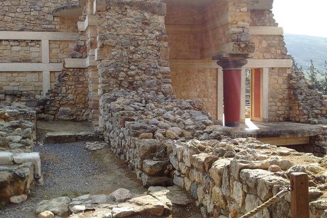 Knossos Palace Guided Walking Tour - Headsets for group sizes over 6: why this is more than a small perk